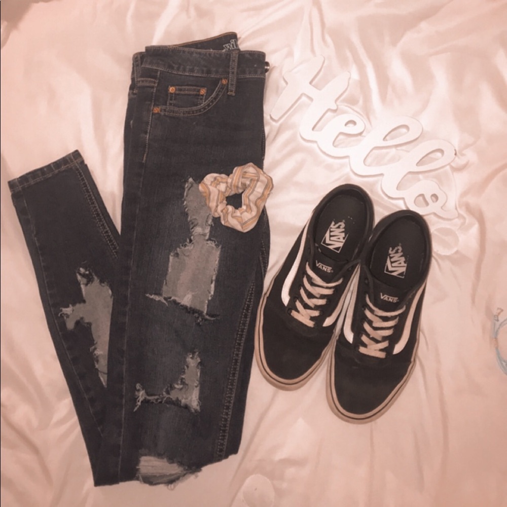 SOLD🦋ripped denim jeans